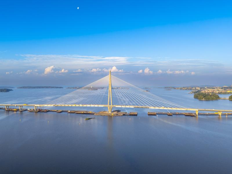 Kruunuvuorensilta tiltas 