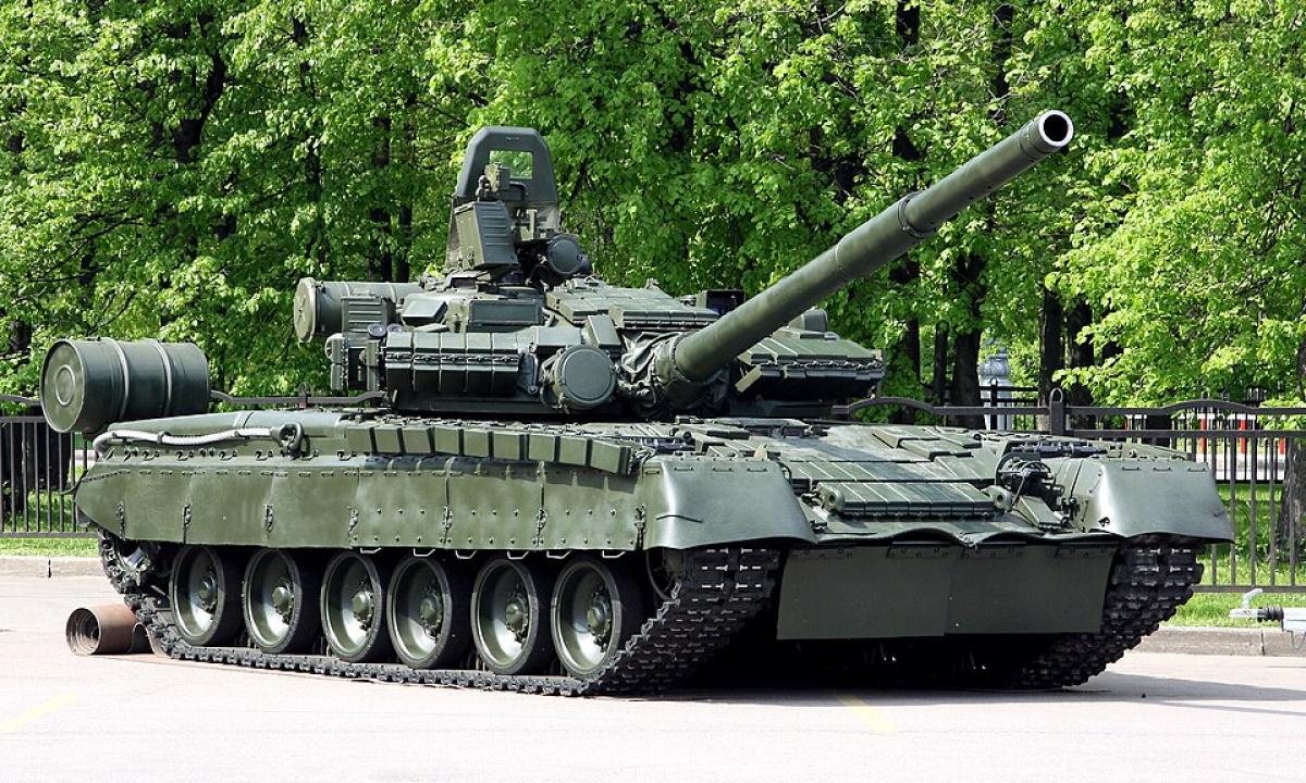 Dešimtys T-80 tankų. Jie jau žino, ką su jais darys