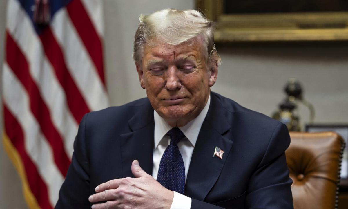 „Nežinau, kaip jūs, bet aš visiškai pasiklydau... GELBĖKITE!“