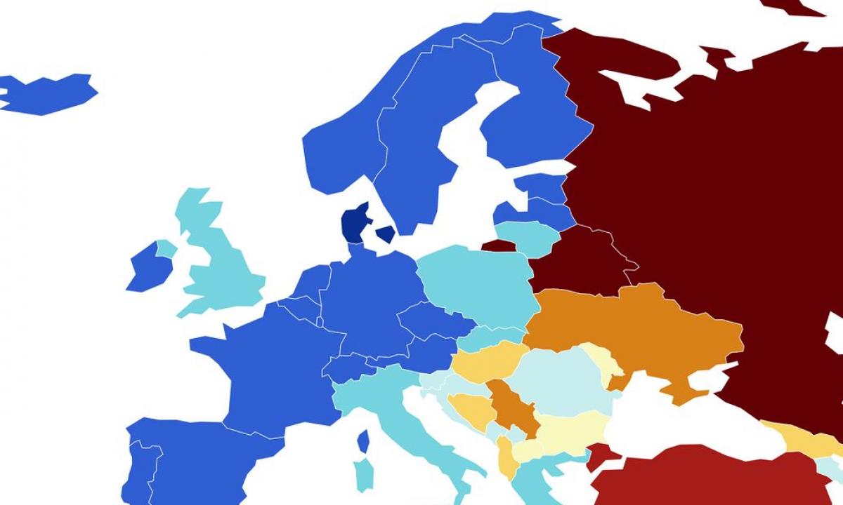 Žiauriausias scenarijus: jei JAV pultų Europą, pirmuoju taikiniu taptų „nepaskandinamas lėktuvnešis“ JK?