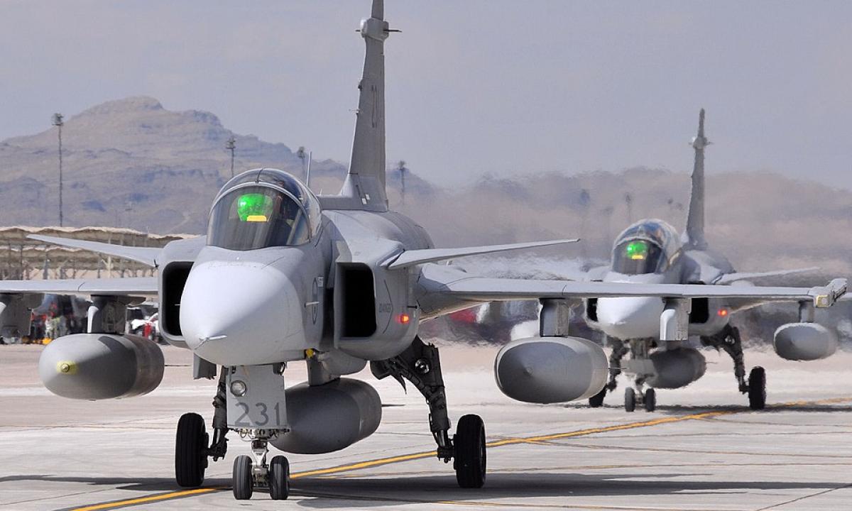 Ukrainiečiai gaus naujų lėktuvų. Jie sako, kad jie geresni už F-16