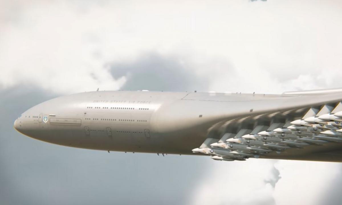 „Černobylis ore“? Tai branduolinis skraidantis lėktuvnešis, ore galėjęs išbūti 41 parą (Video)