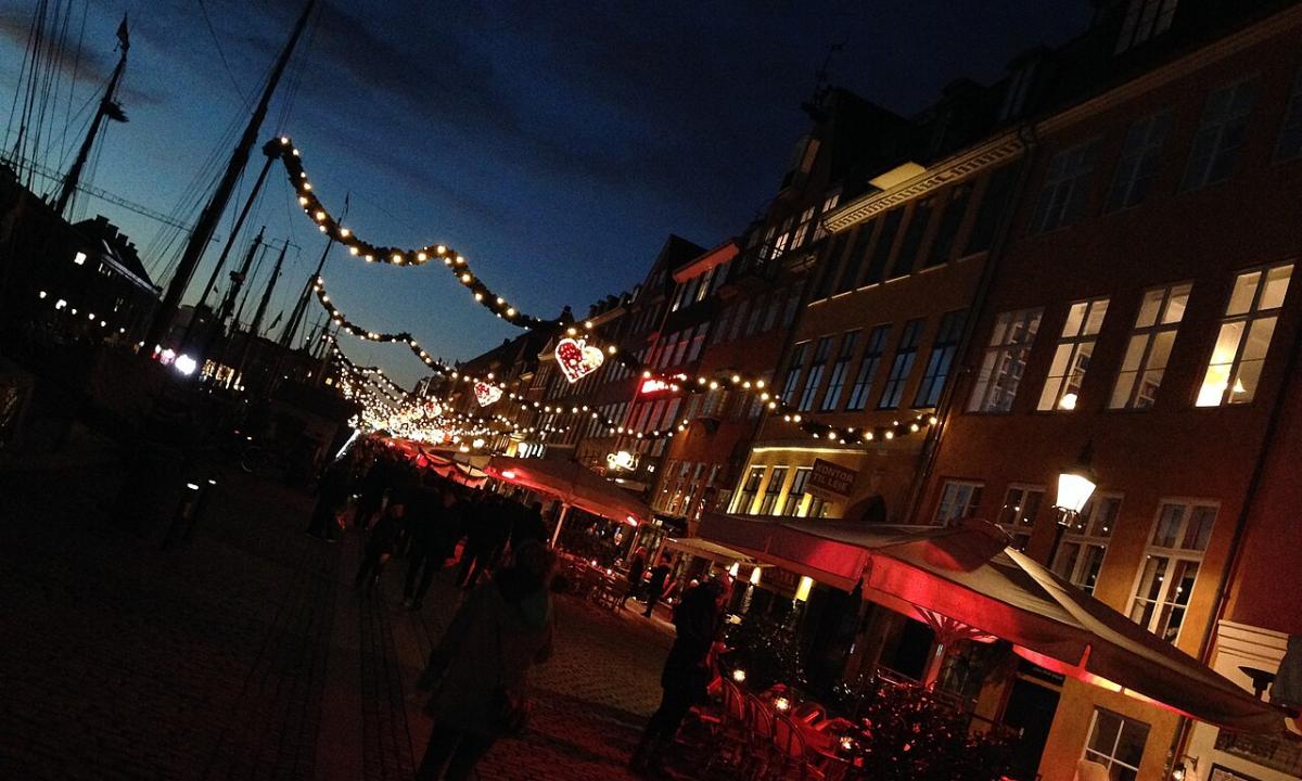 Danijos gatvės rausta: kodėl naktį įjungiamas apokaliptinis apšvietimas ir ką tai reiškia vairuotojams? (Foto)