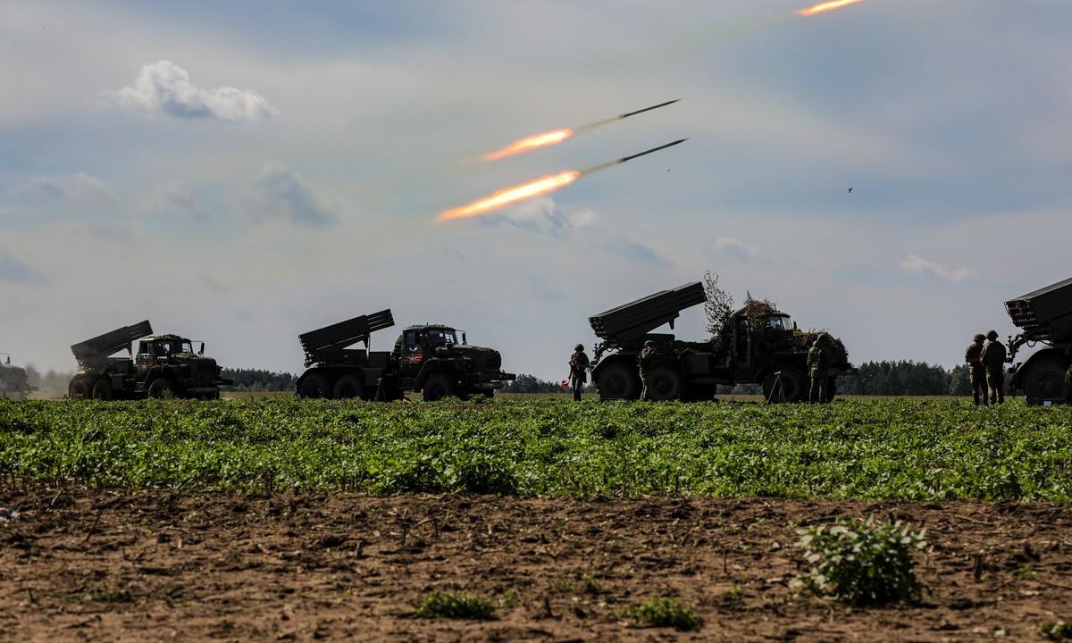 Suvalkų koridorius: Lietuvos pašonėje – 100 mln. eurų vertės „geležinis kumštis“ ir vietinių protestai