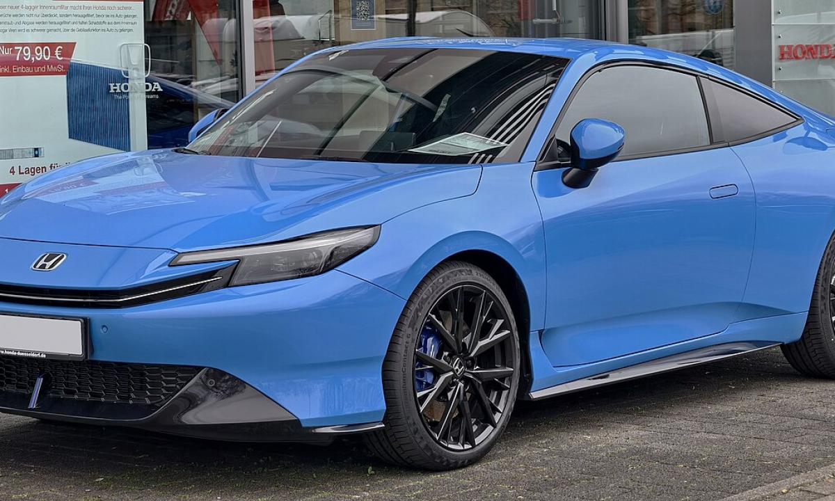 „Honda“ visiškai „nutrūko“: kultinio „Prelude“ sugrįžimą nusprendė atšvęsti... lėkštėje?