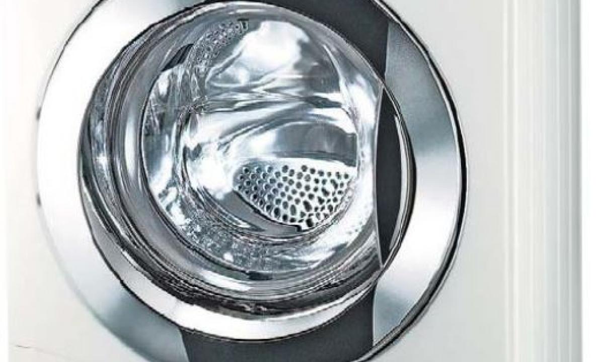 Pašalina net ir įsisenėjusias dėmes: vienas skalbimo mašinos mygtukas padarys drabužius daug švaresnius