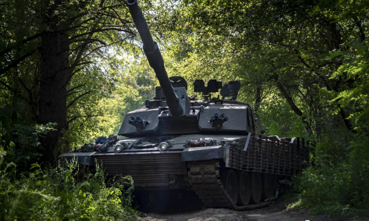 Ukraina ruošiasi. Kasami nauji apkasai, stiprinamos ligoninės, mokomi gyventojai