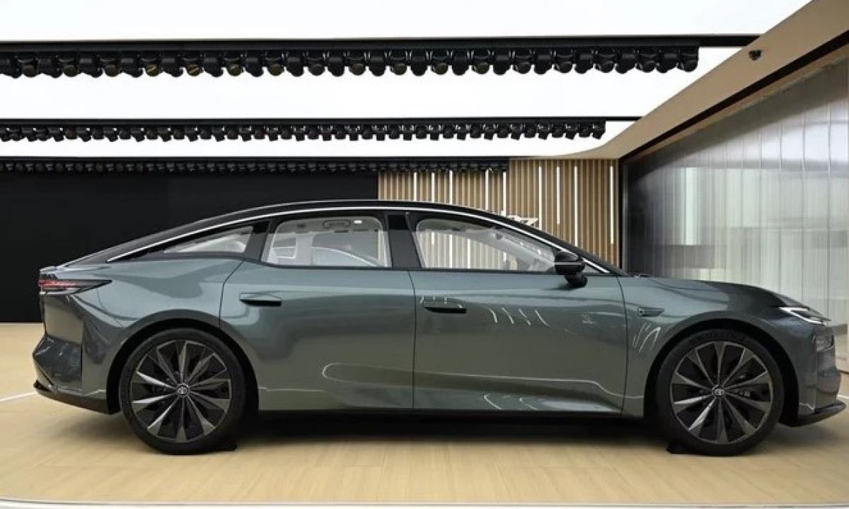 „Toyota“ pranoko konkurentus. Modelis buvo išparduotas per 3 valandas