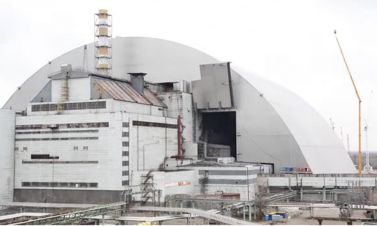 Sarkofagas nebeapsaugo: pirmieji pavojaus ženklai iš Černobylio zonos