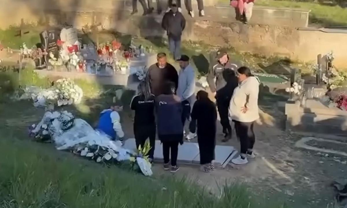 Siaubas kapinėse: šeima išgirdo beldimą iš tėvo kapo! (Video)