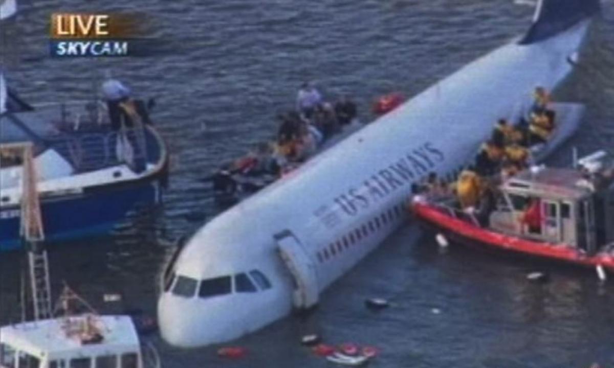 208 sekundės virš bedugnės: kaip paukščiai sunaikino lėktuvą (Video)