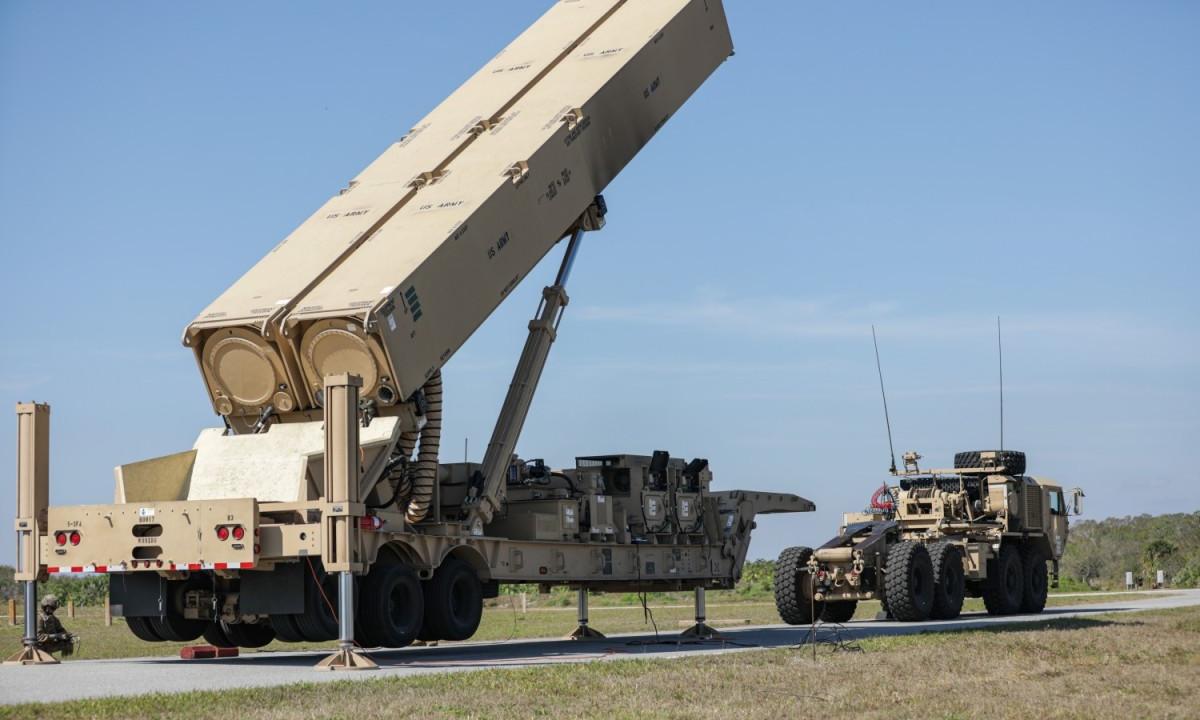 JAV traukia paslaptingą naują ginklą. Ką gali „Tamsusis Erelis“?