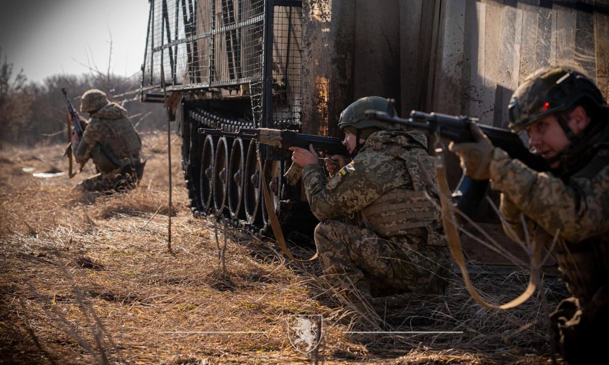„Rusija susiduria su dilema.“ Generolas klausia, kiek laiko jie gali pulti Ukrainą