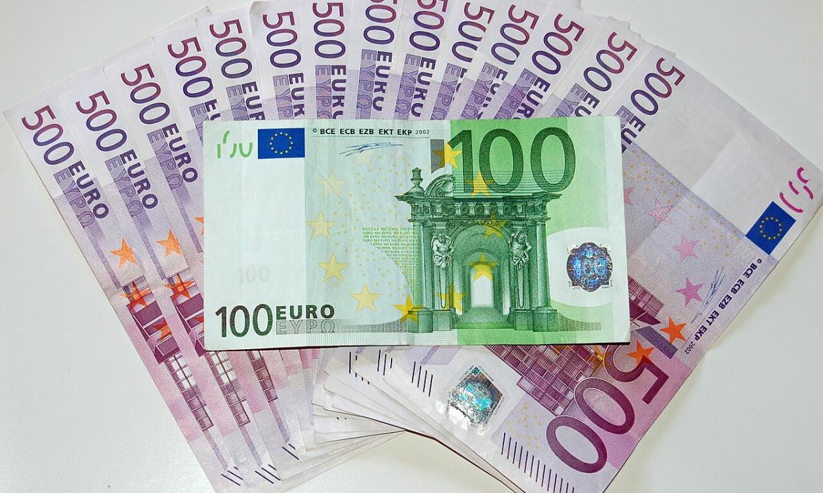 Smūgis parašu: pasaulis sulaikė kvapą dėl to, kas pajudės dabar