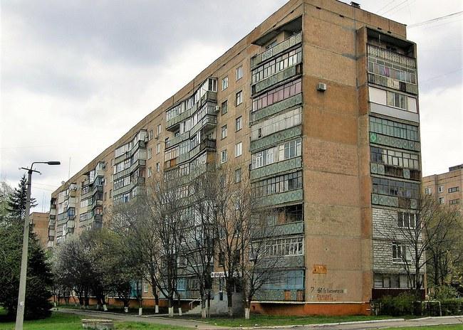 Daugiabutis, pažymėtas 7-uoju numeriu