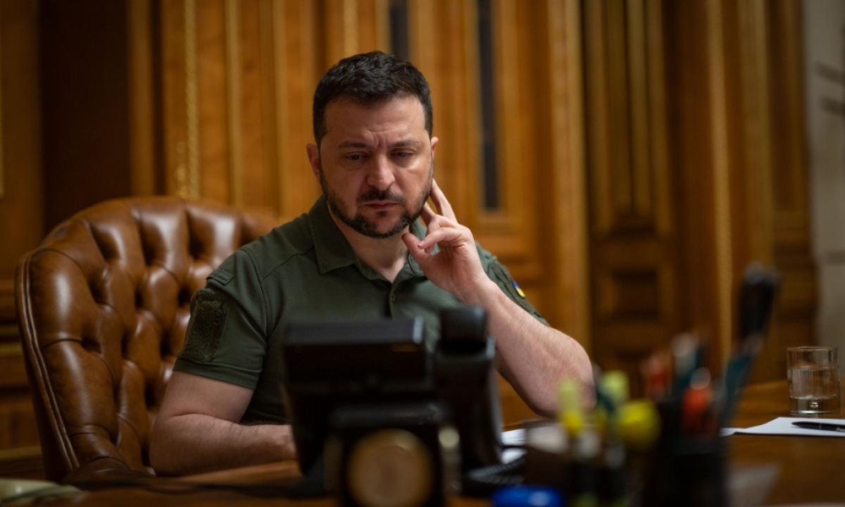 Zelenskio ateitis pakibo ant plauko? Naujausia apklausa atskleidė netikėtą ukrainiečių verdiktą