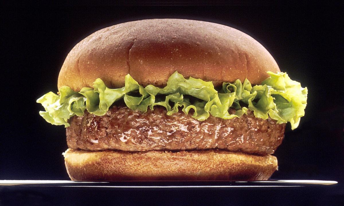 „McDonald’s“ mėsainis po mikroskopu: nuo „rožinio gleivėto purvo“ iki...