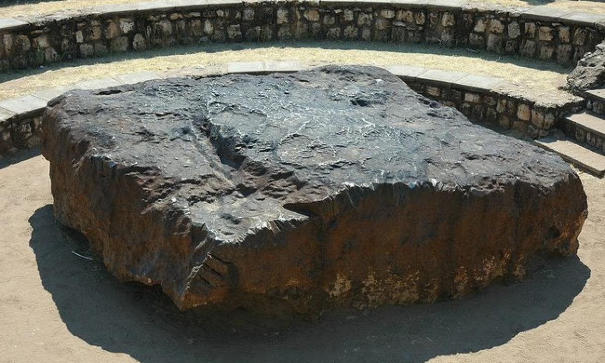 Kaip žinoti, ar akmuo, kurį radote, iš tikrųjų yra meteoritas – ar galite jį pasilikti? (Video)