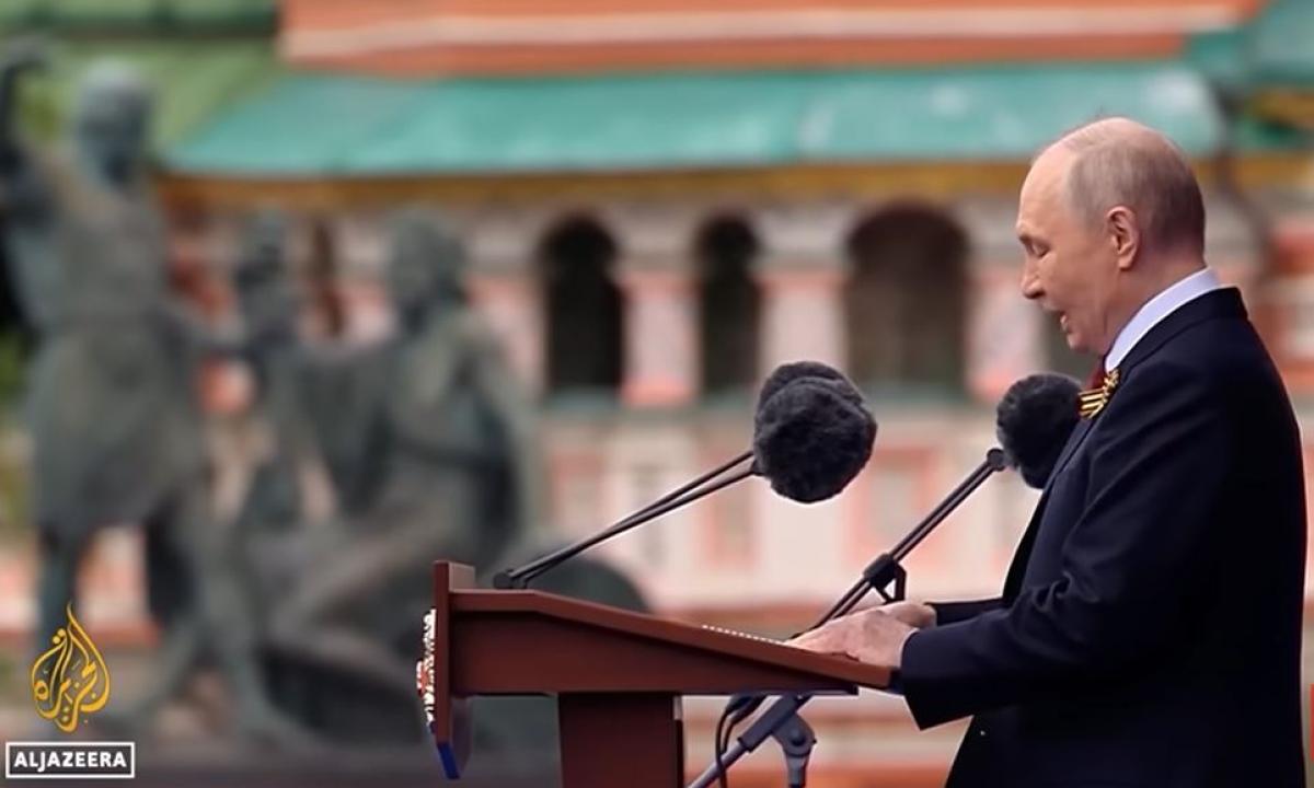 PUTINAS SKELBIA KARO PABAIGĄ? Kas vyksta iš tikrųjų
