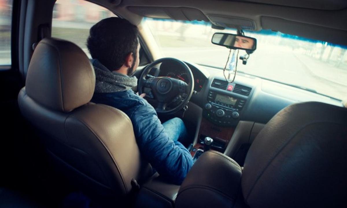Kiekvienas vairuotojas tai daro, o mechanikai trina rankomis. Taip pribaigiate savo automobilį