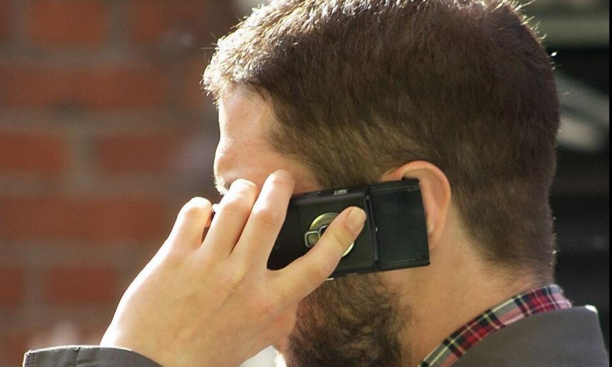Kodėl pakėlę telefono ragelį sakome „Alio“? Mitai, meilužės ir tikroji istorija