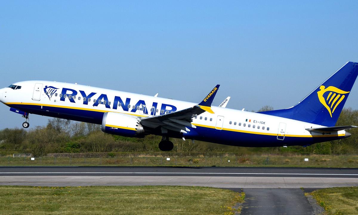 Pigūs bilietai – tik masalas: atskleistas tikrasis „Ryanair“ pelno konvejeris