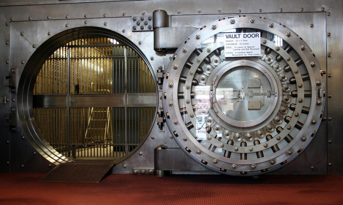 Bankininkai drastiškai mažina banko pavedimų limitus: detalės, kurios palies tūkstančius