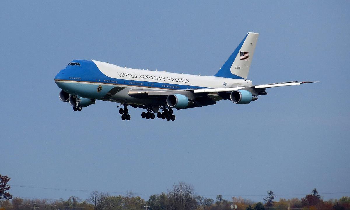 „Air Force One“ pilotų skaičius: kodėl šis klausimas išduoda jūsų neišmanymą?