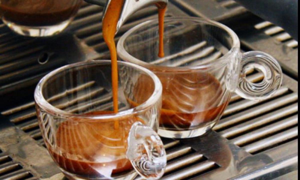 Kava apsaugo smegenis: 40 metų trukusio tyrimo rezultatai rodo „auksinę taisyklę“