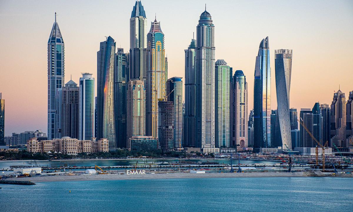 Dubajaus burbulas sprogo: kur dingsta tūkstančius uždirbę emigrantai ir kodėl kelio atgal nebėra?