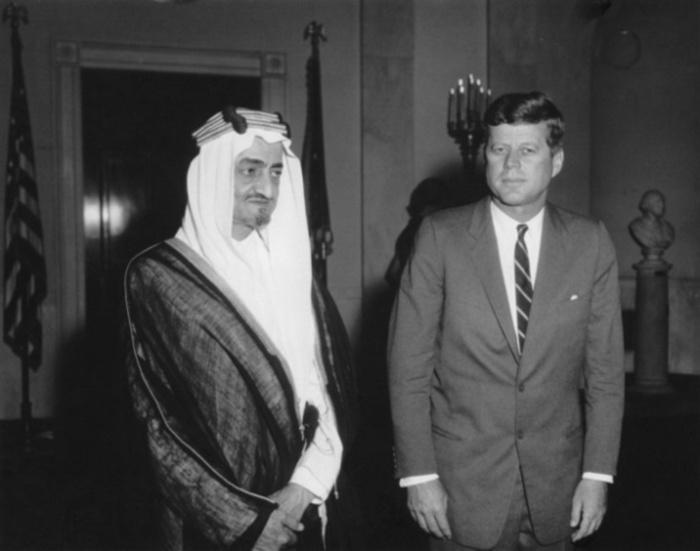 Saudo Arabijos karalius Faisalas ibn Abdulazizas ir JAV prezidentas Džordžas F. Kenedis, 1962 m. spalio mėn.