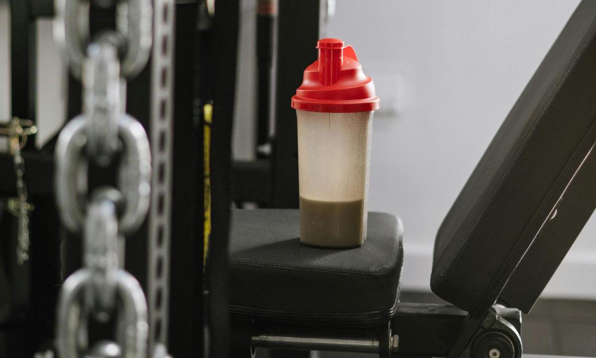 Proteinas (baltymai) sportuojantiems: ką svarbu žinoti prieš perkant papildą
