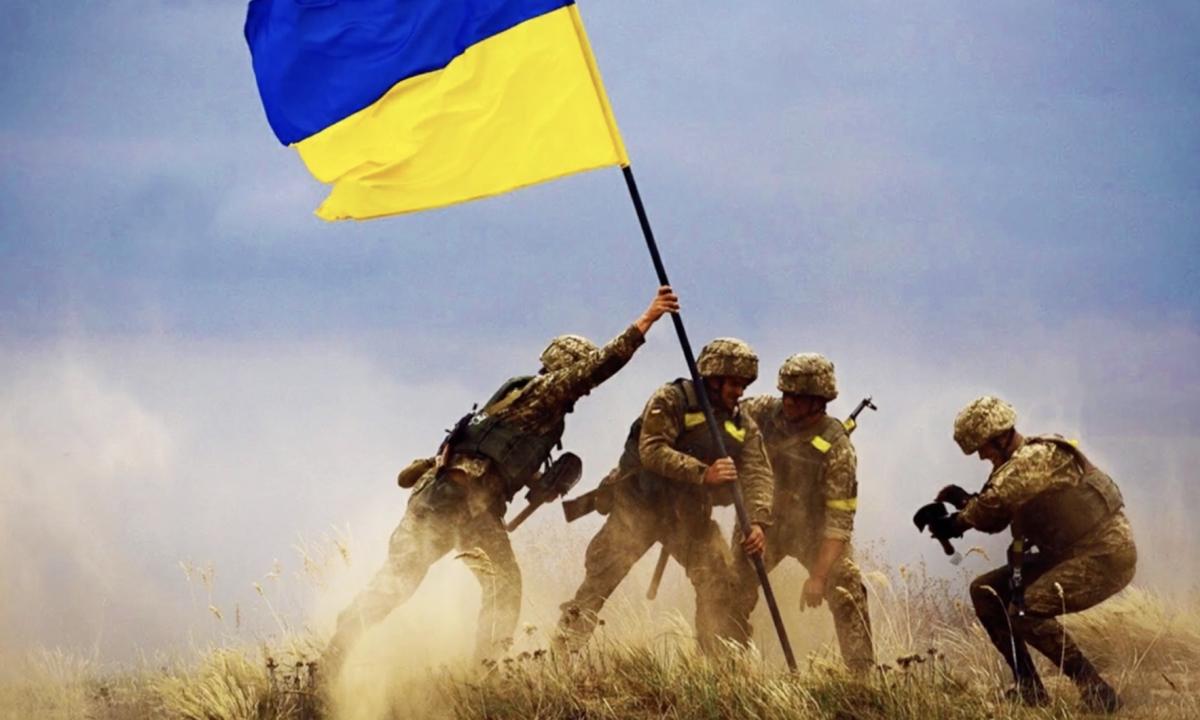 Ukrainos fronto „superherojai“: sužinok, kas atsidūrė viršūnėje