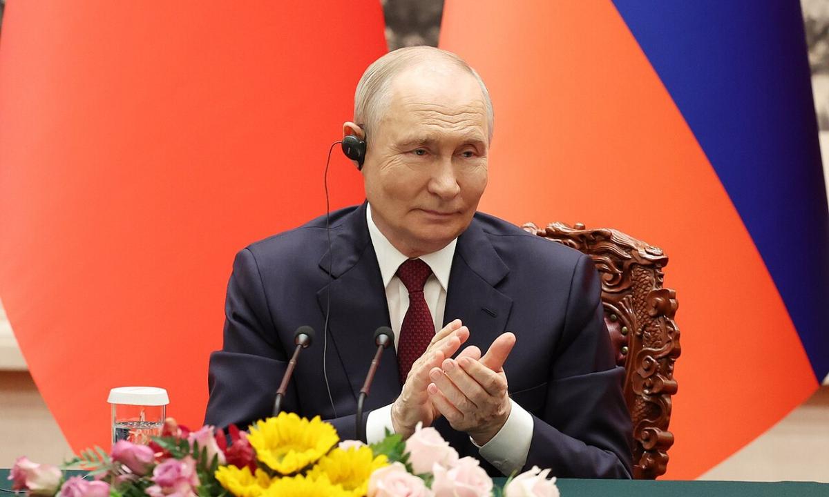 Ne tik patys bepročiai, bet ir jų šeimos nariai. Putinas saldina mobilizaciją