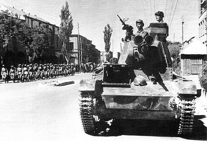 Sovietų tankas T-26 Tabrize, Irane, 1941 m. rugpjūčio 28 d.