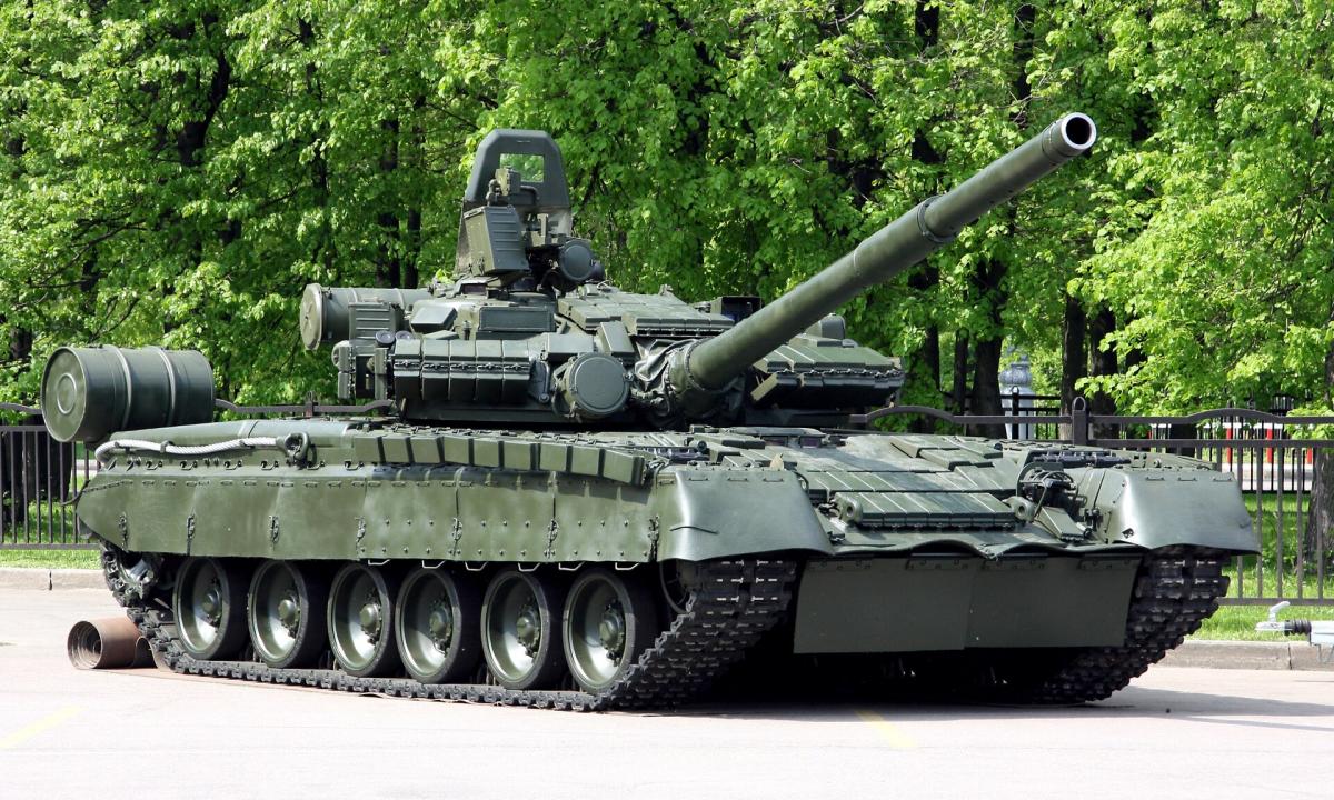 Tankai dronų kare: kaip pasikeitė sunkiosios technikos vaidmuo Ukrainos kare