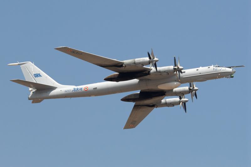 Tu-142