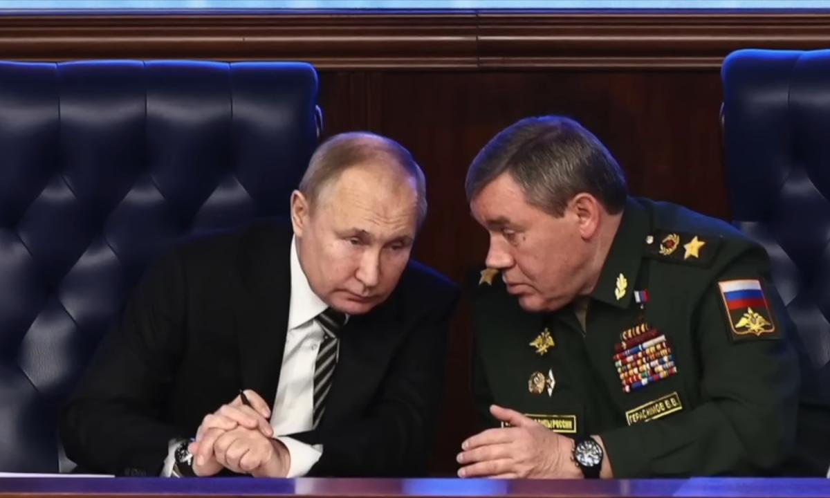 Nebėra nei lėktuvų, nei „Iskander“: naktinis svečias Rusijos užnugaryje paliko tik griuvėsius (Video)