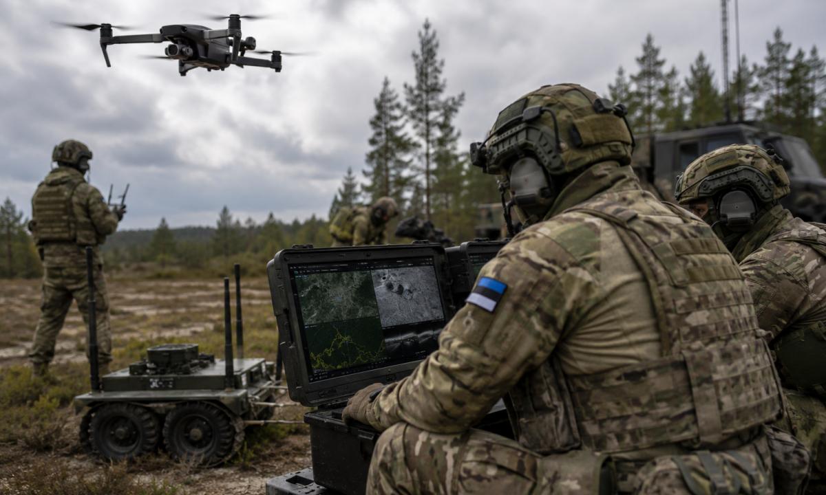 Ukrainos kariai sužavėti, ką padarė estai. „Reikšmingas šuolis. Įsiklausė į mūsų patarimus“