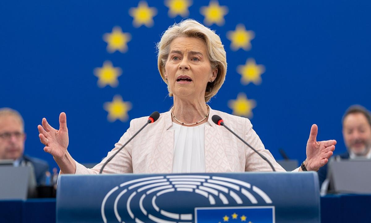 Smūgis Europai: vėl skelbia masinius tarifus ES prekėms dėl protu nesuvokiamos priežasties