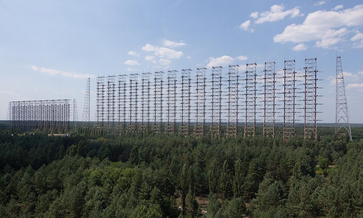Rusai norėjo išgirsti pasaulio pabaigą, bet jį išvedė iš proto. Netoli Černobylio surūdijo ateities radaras