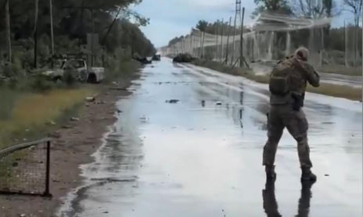 To dar nematėte: rusų dronas „Ždun“ virto ugnies kamuoliu po vieno ukrainiečio šūvio (Video)