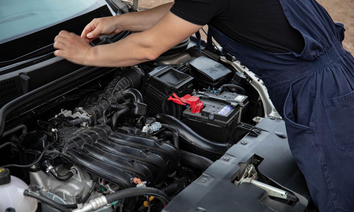 5 klaidos, kurios trumpina automobilio akumuliatoriaus tarnavimo laiką