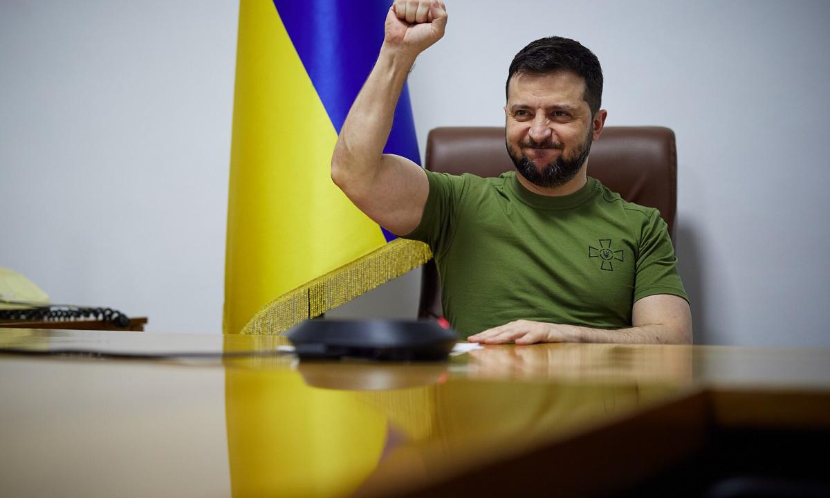 Istorinis žingsnis: Zelenskis atviru laišku kreipėsi į Putiną ir pasiūlė skubų susitikimą karo pabaigai aptarti