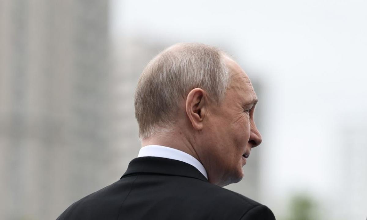 Putinas atskleidė Ukrainos „denacifikacijos“ (surusinimo ir nuskurdinimo) metodą. Kitur tai jau vyksta
