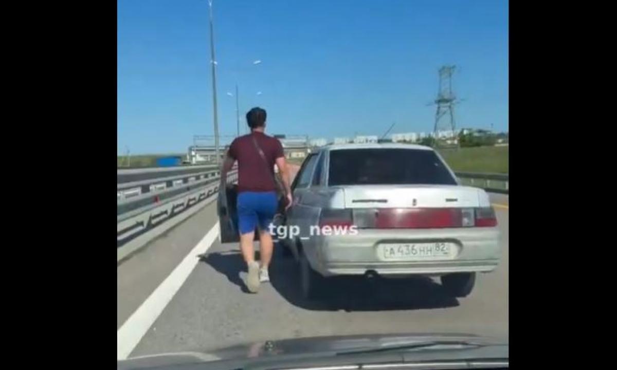 Ar ilgai važiuotumėte su 20 litrų? Rusai važiuoja (Video)