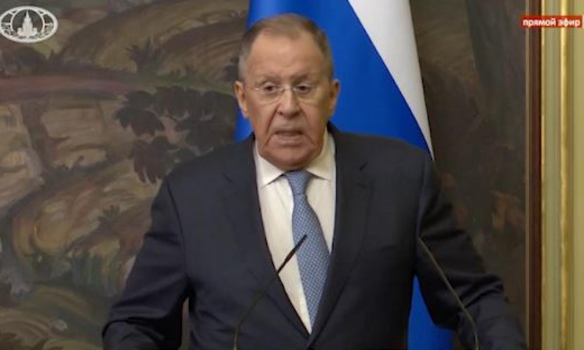 Zelenskio laiškas Putinui išprovokavo aštrią Lavrovo reakciją spaudos konferencijos metu (Vaizdo įrašas)