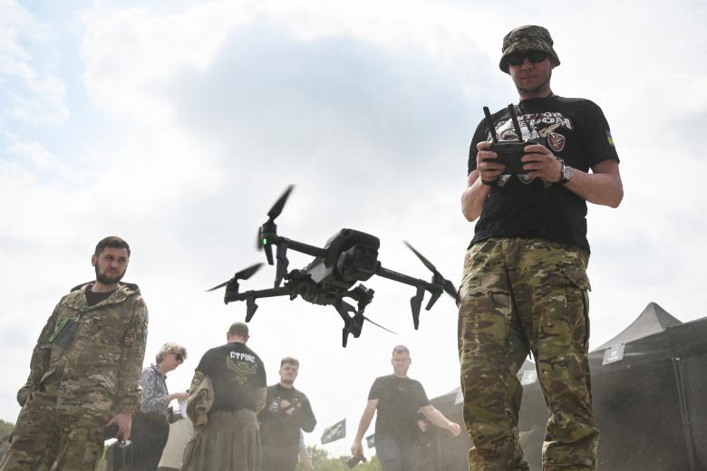 Ukrainos karys valdo droną