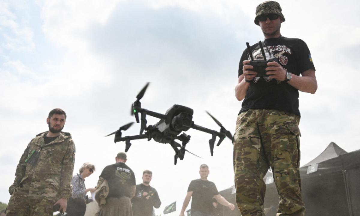 „Middlestrike“: kaip Ukrainos dronai smaugia Krymą ir Rusijos kariuomenės užnugarį (Video)