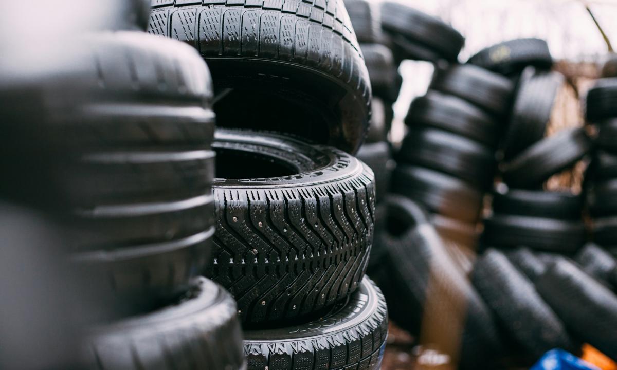 Ar verta pirkti padangas internetu? Vairuotojų patirtis stebina
